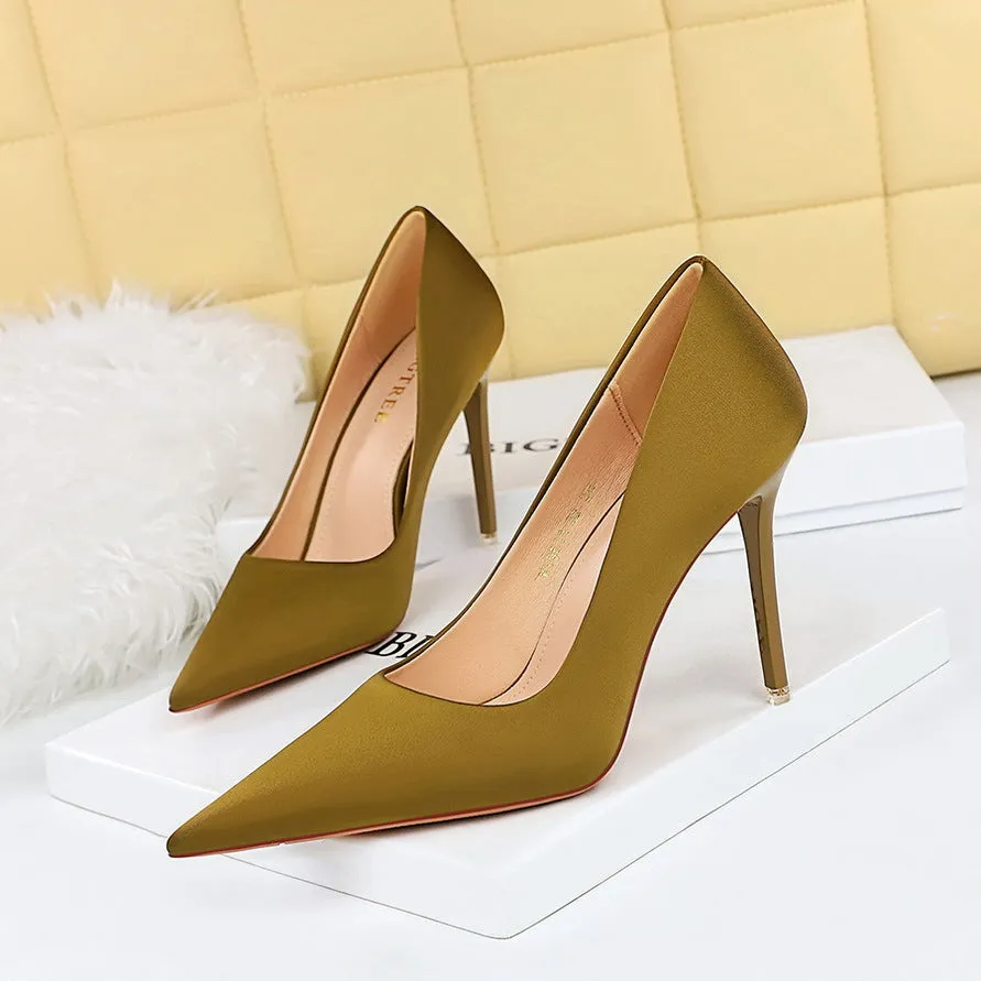 2025 1983-1 Korean version of fashionable and simple high heels, stiletto high heels, shallow mouth pointed nightclub sexy and thin satin single shoes
