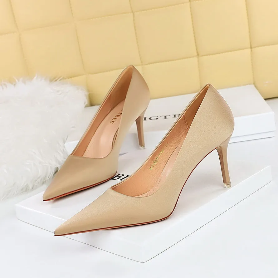 2025 1983-1 Korean version of fashionable and simple high heels, stiletto high heels, shallow mouth pointed nightclub sexy and thin satin single shoes