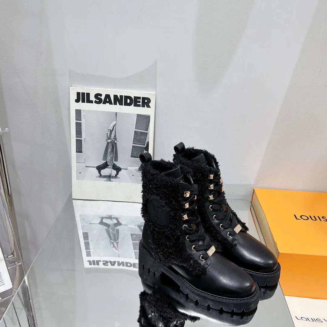 High Quality  LUV BOOTS 009