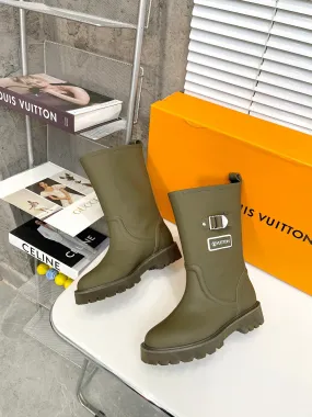 High Quality  LUV BOOTS 023